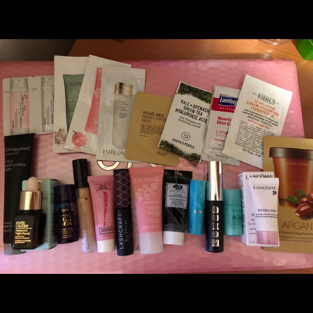 21 BRAND NEW deluxe makeup/skin care samples